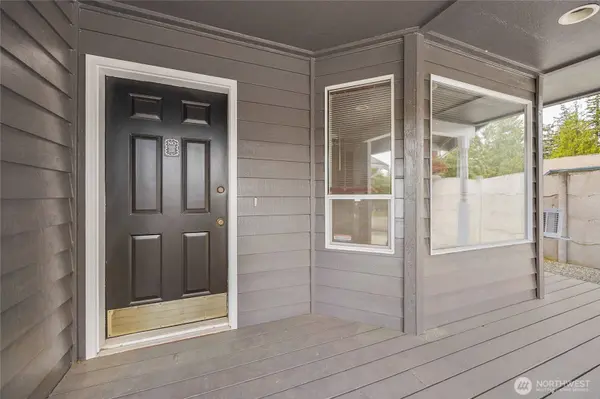 21815 SE 271st ST, Maple Valley, WA 98038