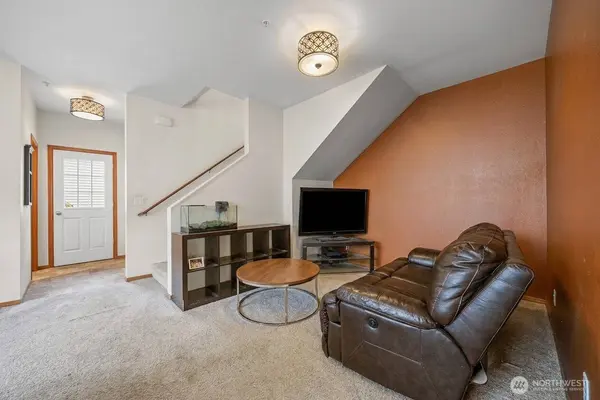 1693 Burnside PL #A, Dupont, WA 98327