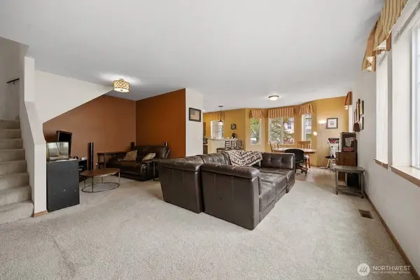 1693 Burnside PL #A, Dupont, WA 98327