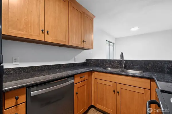 2508 S 317th ST #208, Federal Way, WA 98003