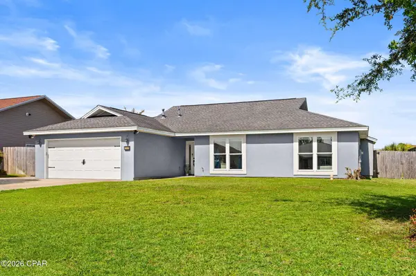 1542 Blue Grass LN, Lynn Haven, FL 32444