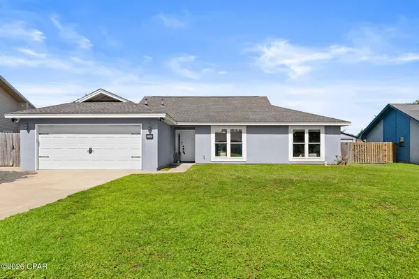 1542 Blue Grass LN, Lynn Haven, FL 32444