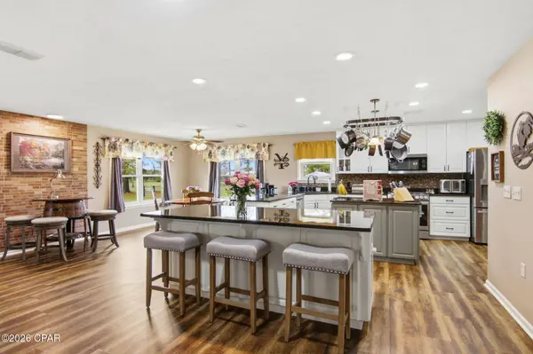 11908 Owenwood RD, Fountain, FL 32438