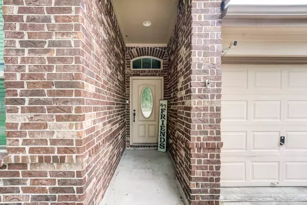 9902 Smokey Quartz LN, Rosharon, TX 77583