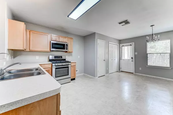 7527 Kennemer DR, Humble, TX 77338