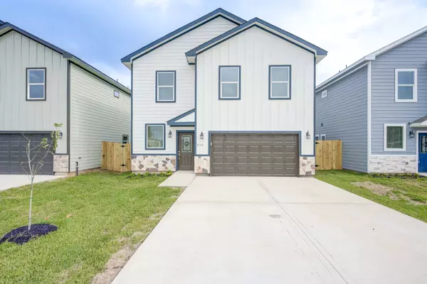 410 N 4th ST, Beasley, TX 77417