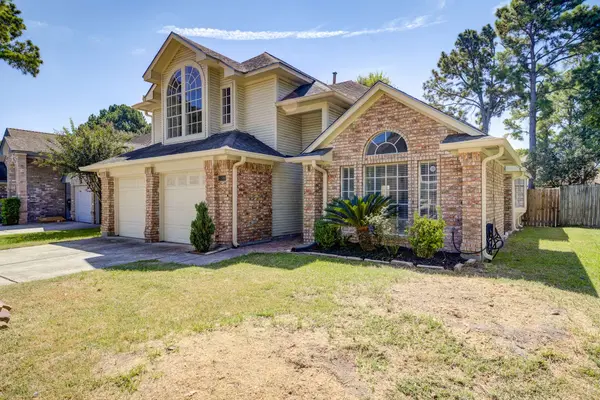 8306 Lake Crystal DR, Houston, TX 77095