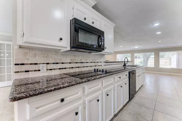 6523 Cypress Point DR, Houston, TX 77069