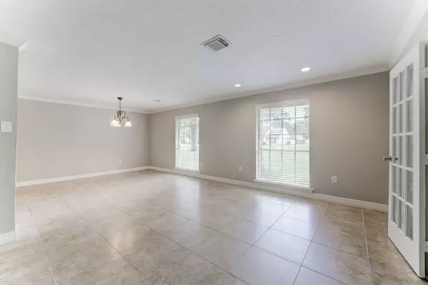 6523 Cypress Point DR, Houston, TX 77069