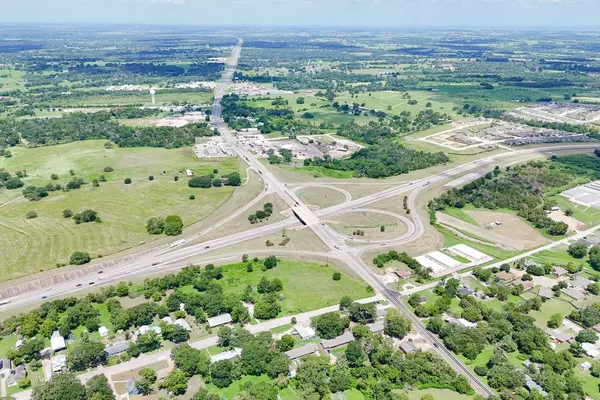 102 S Dixie ST, Brenham, TX 77833