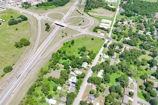 102 S Dixie ST, Brenham, TX 77833