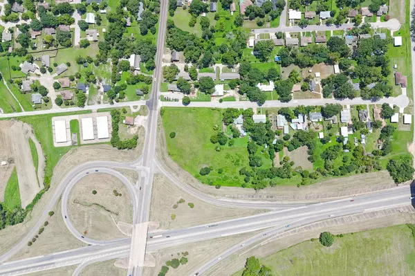 102 S Dixie ST, Brenham, TX 77833