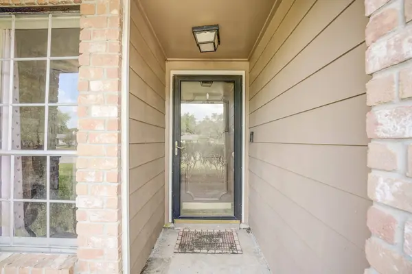 16926 Blackhawk BLVD, Friendswood, TX 77546