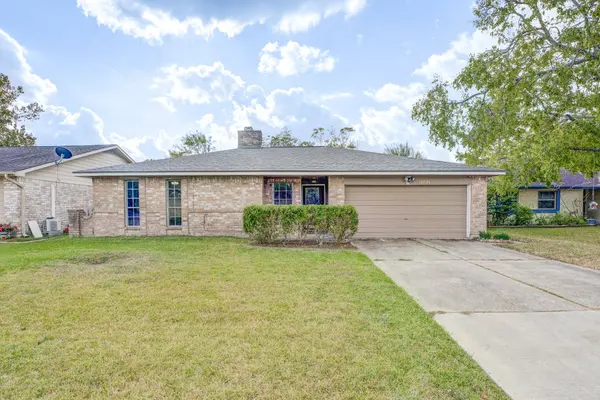 16926 Blackhawk BLVD, Friendswood, TX 77546