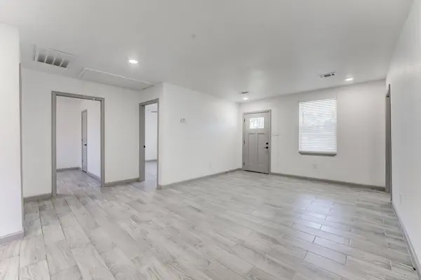 8225 Carolwood DR, Houston, TX 77028