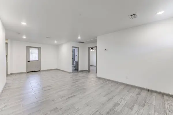 8225 Carolwood DR, Houston, TX 77028