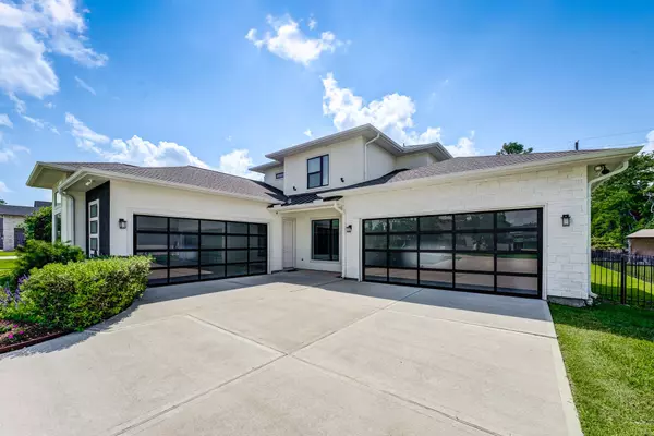 1002 Royal Lakes Manor BLVD, Richmond, TX 77469