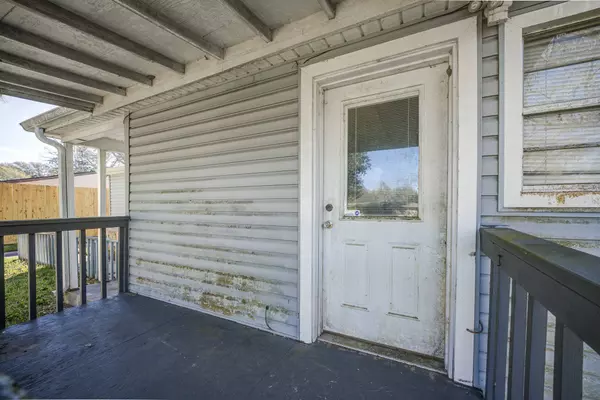 2805 N Houston DR, La Marque, TX 77568