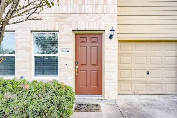 5124 Pinemont PL, Houston, TX 77092