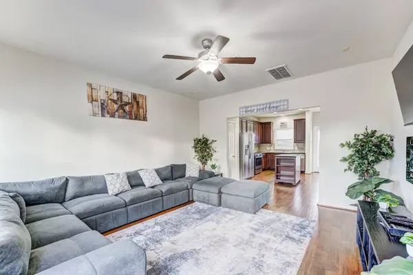 5124 Pinemont PL, Houston, TX 77092