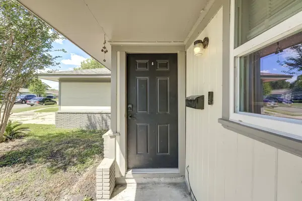 1908 Mississippi ST, Baytown, TX 77520