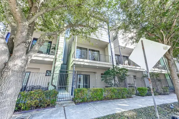 2705 St Emanuel ST, Houston, TX 77004