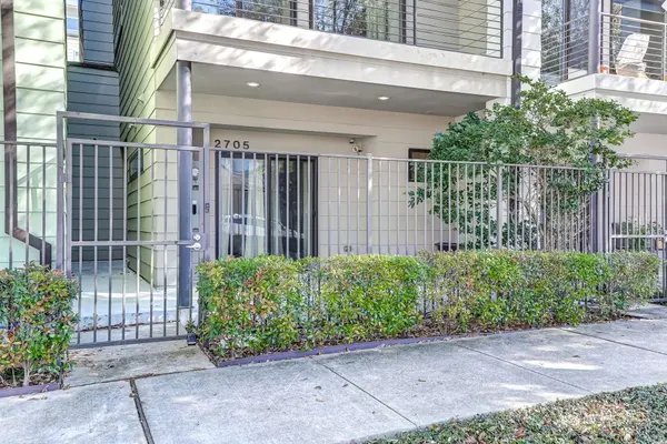 2705 St Emanuel ST, Houston, TX 77004