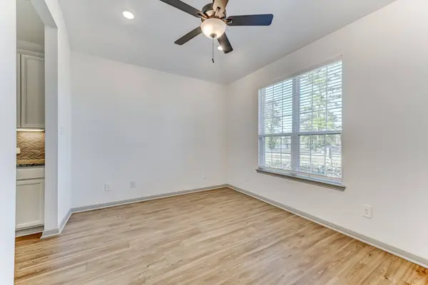 204 Shoreview DR, Conroe, TX 77303