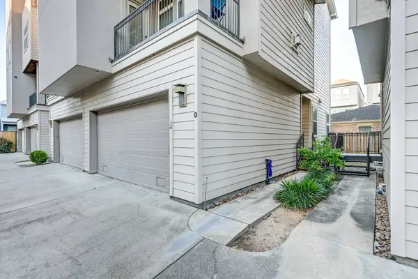 1325 W 24th ST #D, Houston, TX 77008