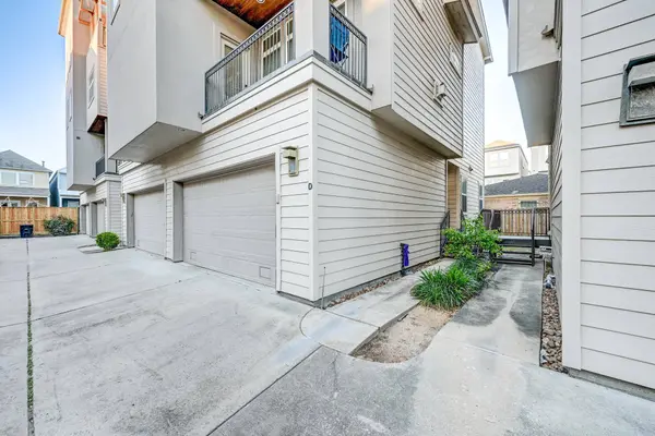 1325 W 24th ST #D, Houston, TX 77008