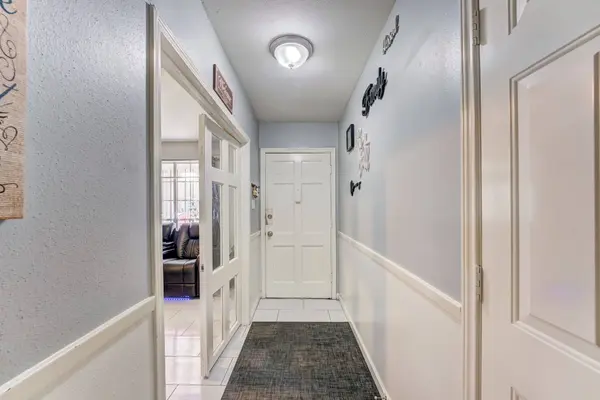 11819 S Nottingham CIR, Houston, TX 77071