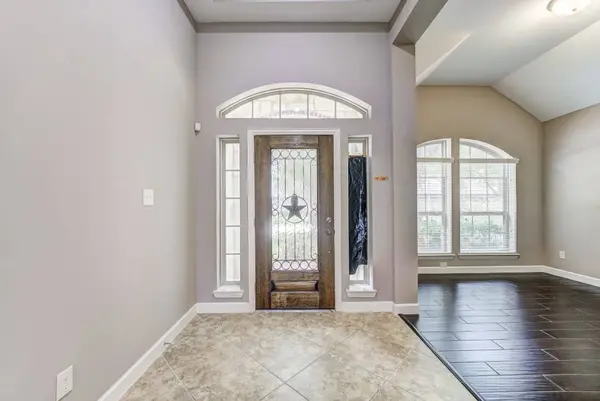 6027 Falling Briar LN, Sugar Land, TX 77479