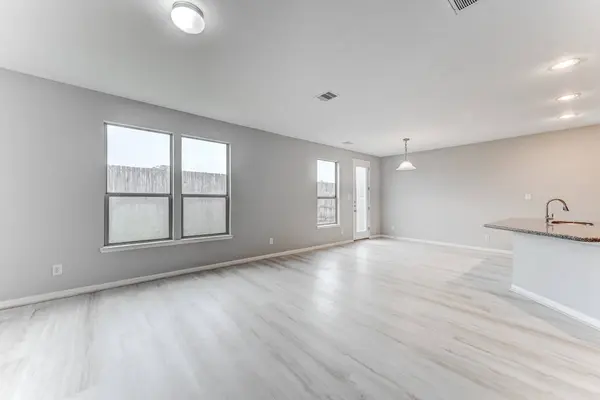 4706 Mint TRL, Houston, TX 77066