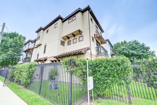 3954 Feagan ST, Houston, TX 77007