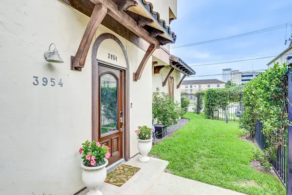 3954 Feagan ST, Houston, TX 77007