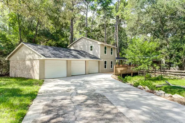 81 Oak Grove LN, Conroe, TX 77304