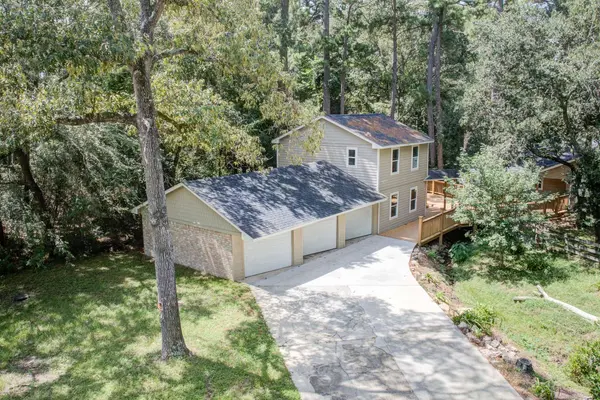 81 Oak Grove LN, Conroe, TX 77304