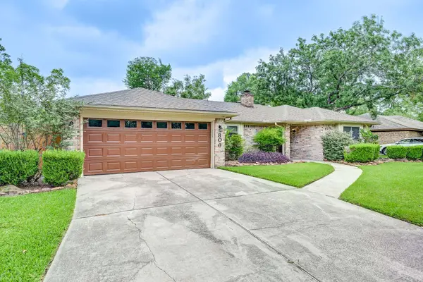 806 S Hyannis Port ST, Crosby, TX 77532