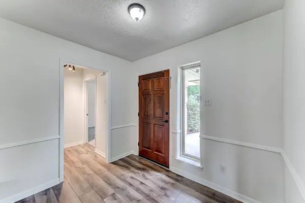 806 S Hyannis Port ST, Crosby, TX 77532