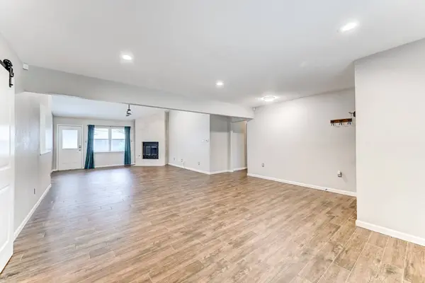 6034 Cartagena ST, Houston, TX 77035