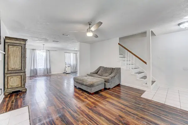 6826 River Bluff DR, Houston, TX 77085