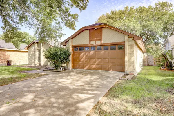 16134 Beechnut ST, Houston, TX 77083