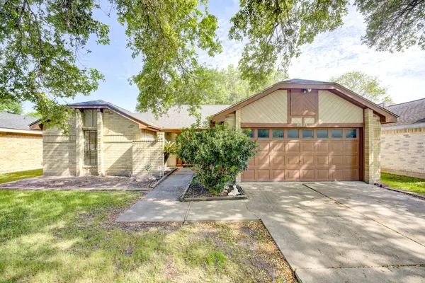 16134 Beechnut ST, Houston, TX 77083