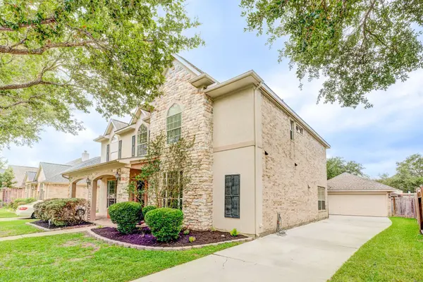 2104 Windy Shores DR, Pearland, TX 77584