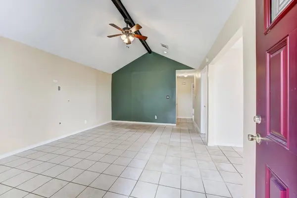 2102 N Pearland AVE, Pearland, TX 77581