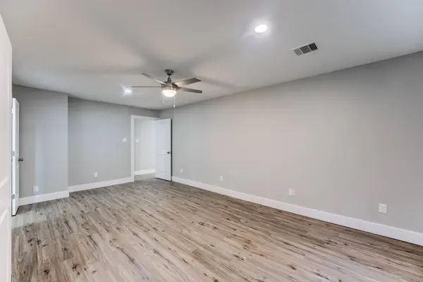 5535 Elm Springs DR, Houston, TX 77048