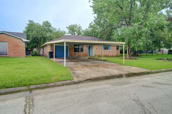 5535 Elm Springs DR, Houston, TX 77048
