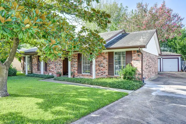 12211 Plumpoint DR, Houston, TX 77099