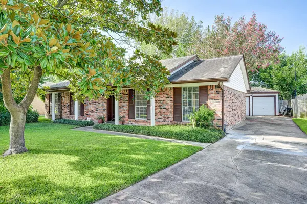 12211 Plumpoint DR, Houston, TX 77099