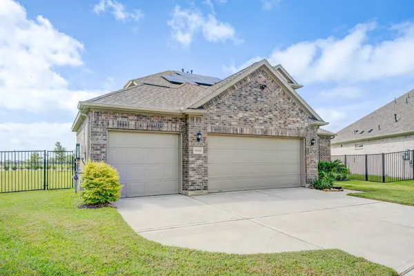 1926 Temple Grove DR, Rosharon, TX 77583